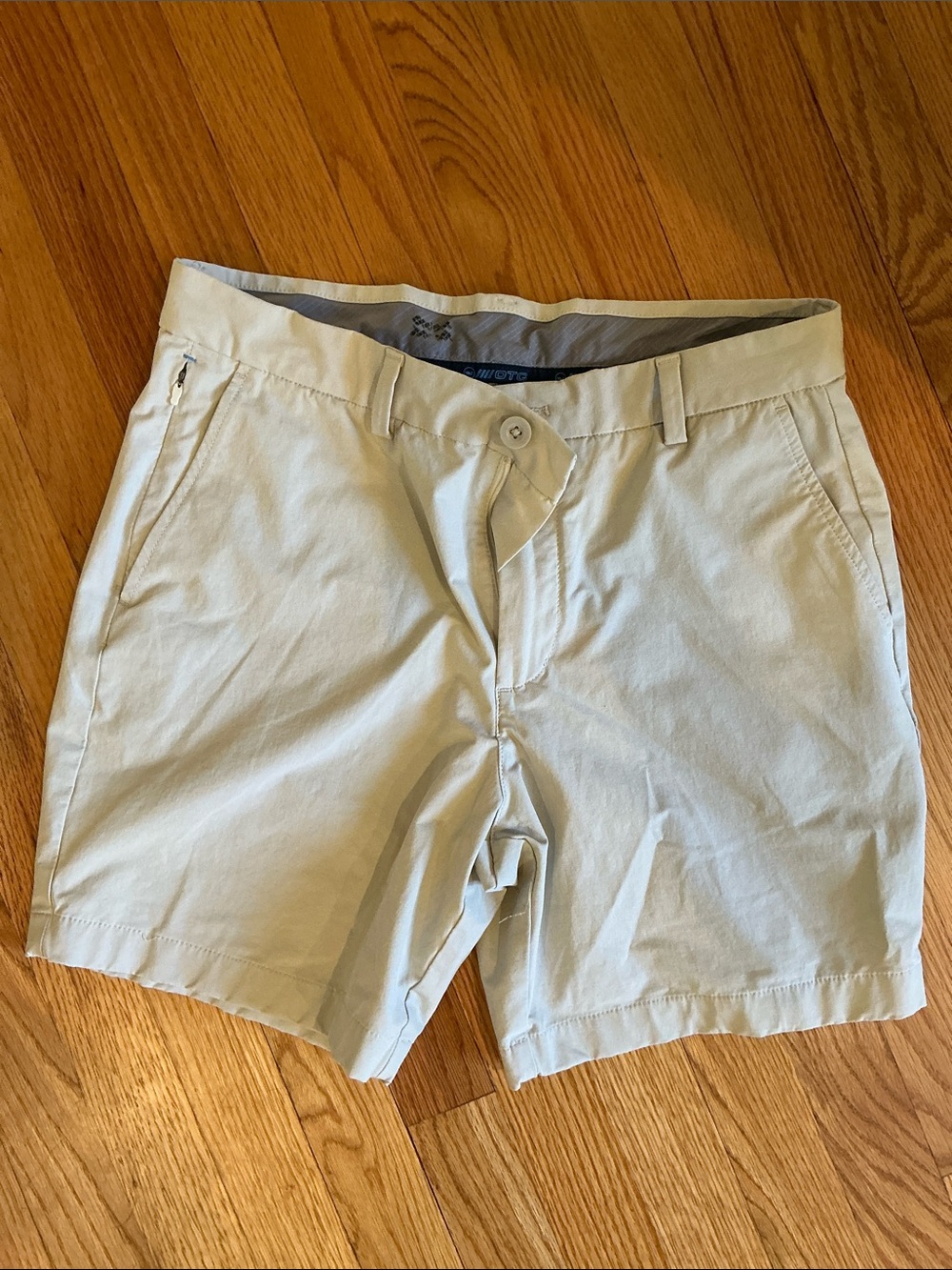 Vineyard Vines Light Khaki On the Go Shorts
